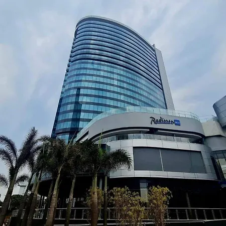 Oceans Apartments Balcony Suites In The Radisson Blu Hotel Building Tower, Durban Umhlanga Exterior foto