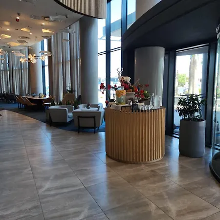 Oceans Apartments Balcony Suites In The Radisson Blu Hotel Building Tower, Durban Umhlanga Exterior foto