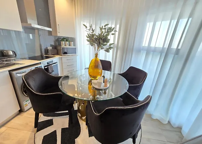 Oceans Apartments Balcony Suites In The Radisson Blu Hotel Building Tower, Durban Umhlanga