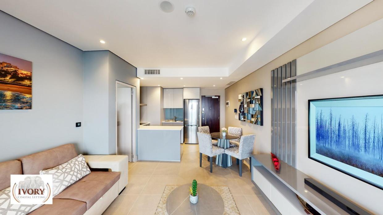 Apartment Oceans Balcony In The Radisson Blu Building Tower, Umhlanga