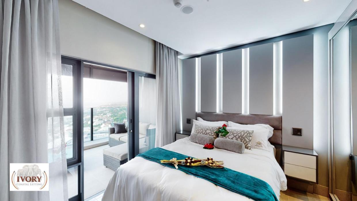 Oceans Balcony In The Radisson Blu Building Tower, Umhlanga Apartment *
