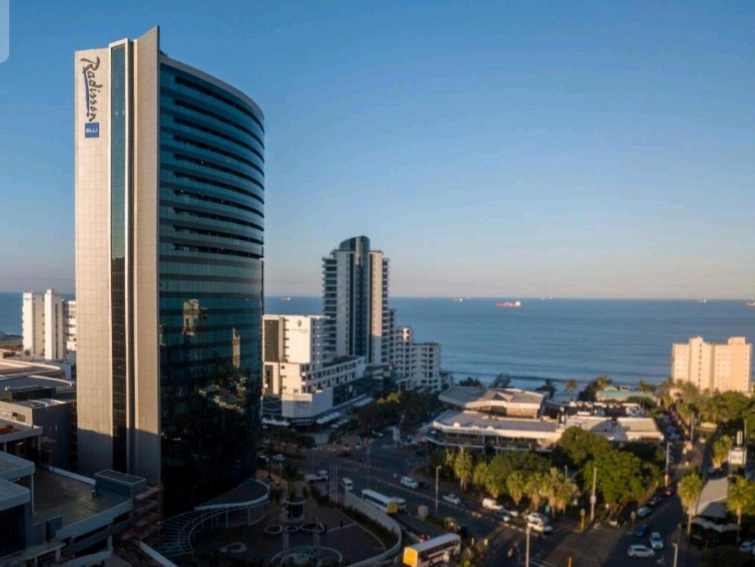 Apartment Oceans Balcony In The Radisson Blu Building Tower, Umhlanga Durban