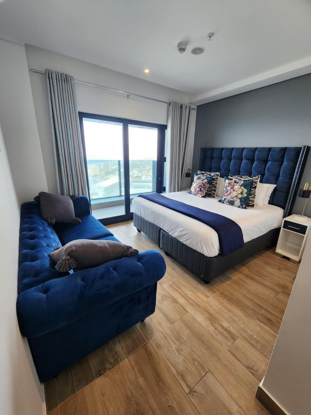 Oceans Balcony In The Radisson Blu Building Tower, Umhlanga *