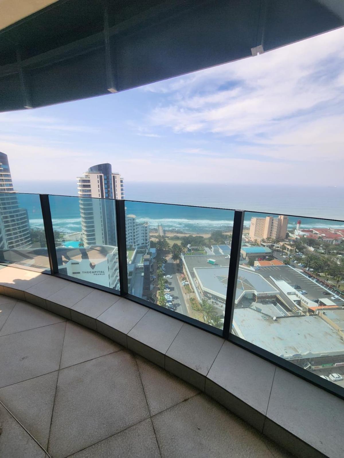 Oceans Balcony In The Radisson Blu Building Tower, Umhlanga Apartment *