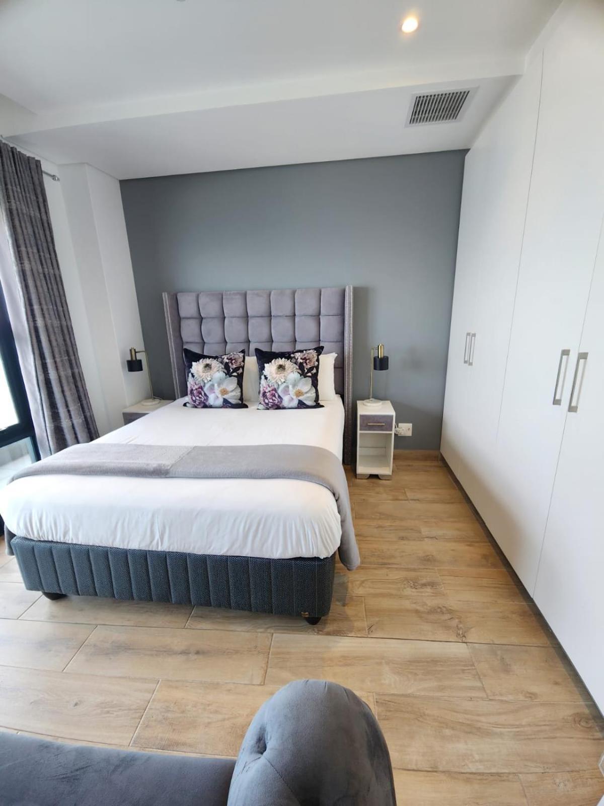 Apartment Oceans Balcony In The Radisson Blu Building Tower, Umhlanga *