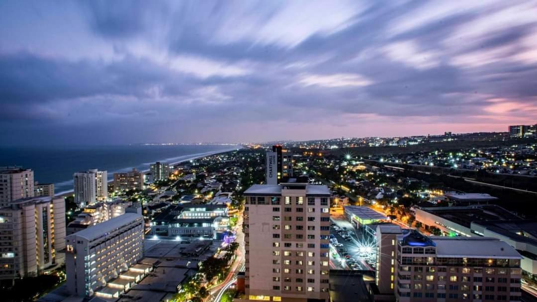 Apartment Oceans Balcony In The Radisson Blu Building Tower, Umhlanga