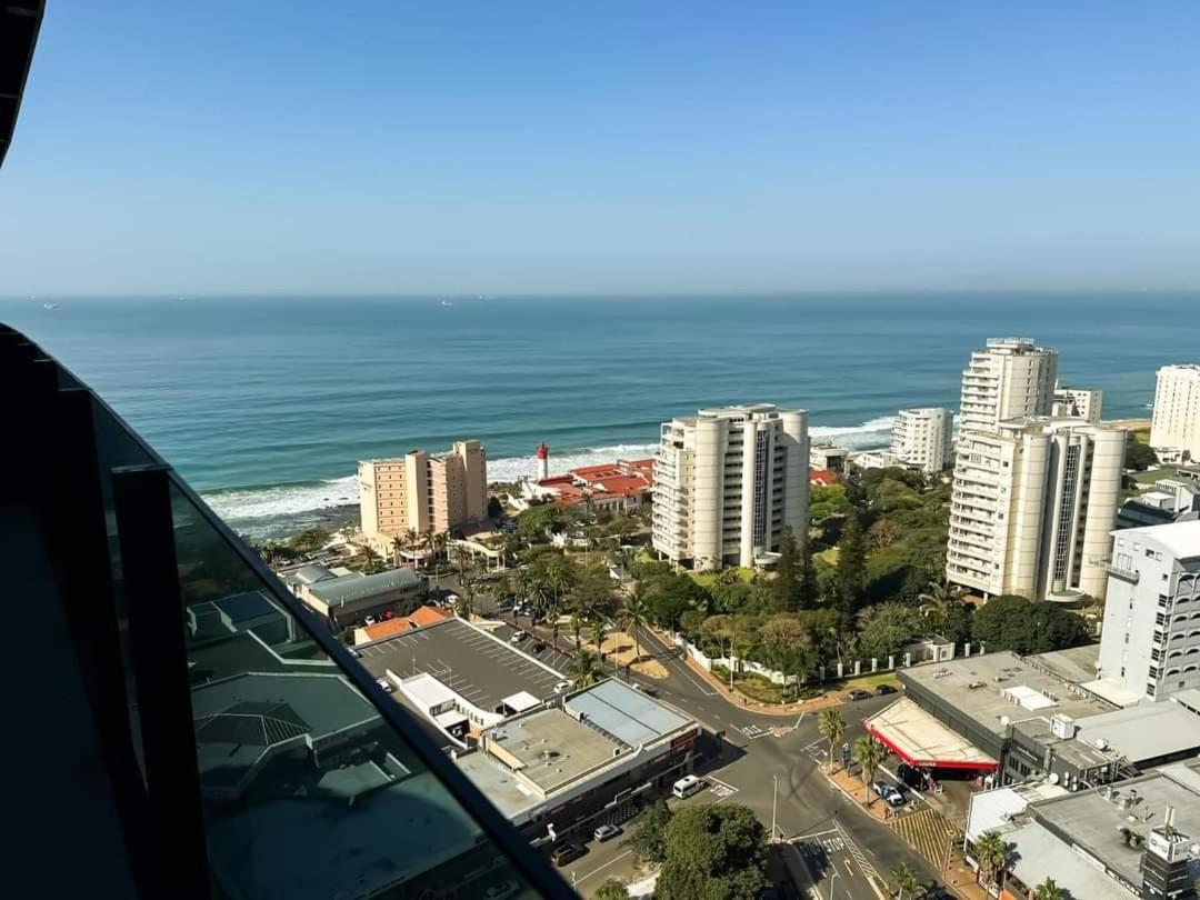 Oceans Balcony In The Radisson Blu Building Tower, Umhlanga Apartment *