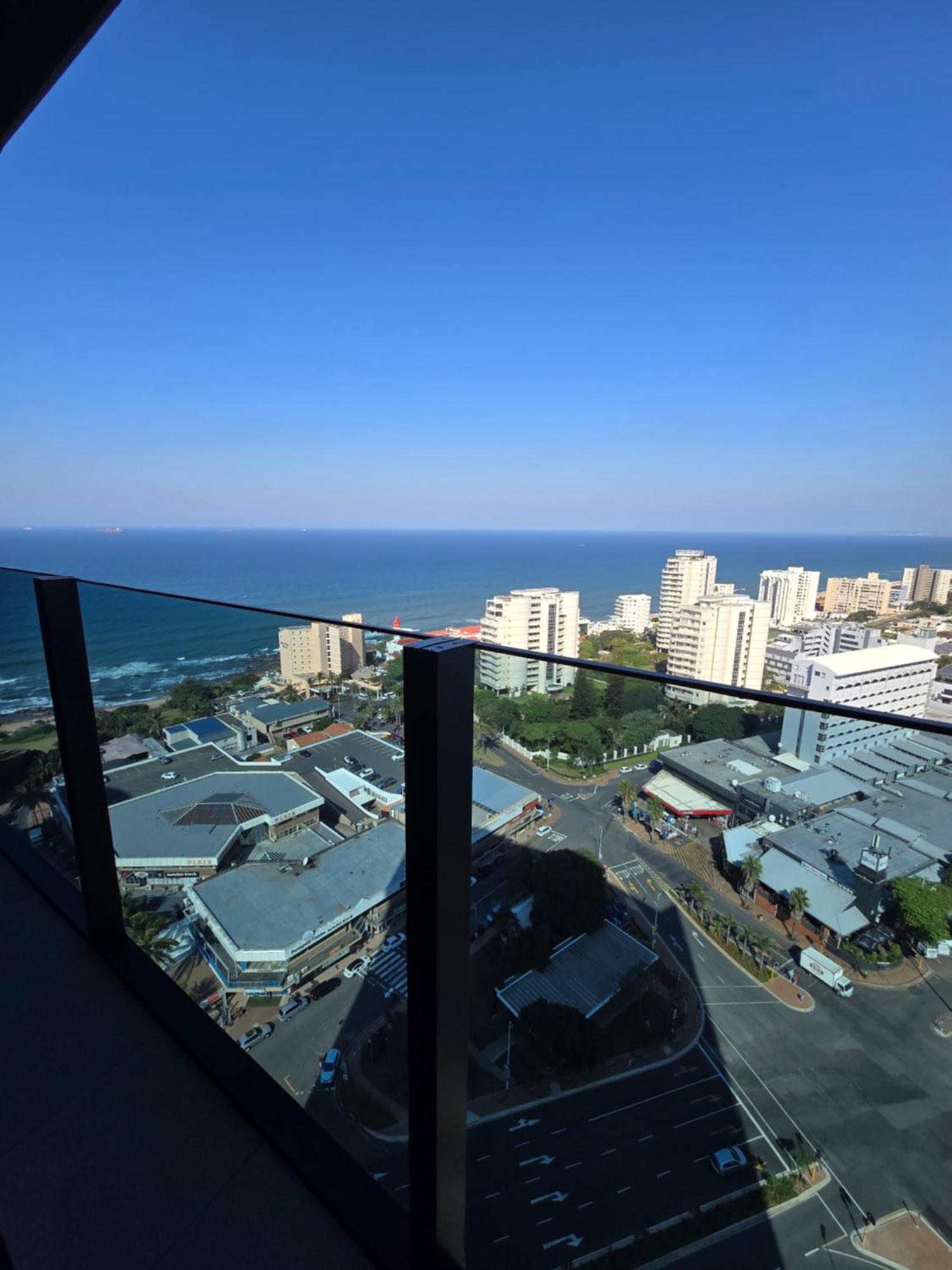 Apartment Oceans Balcony In The Radisson Blu Building Tower, Umhlanga *