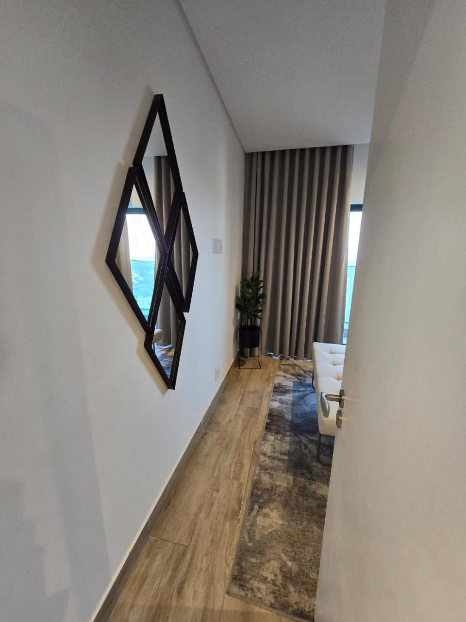 Apartment Oceans Balcony In The Radisson Blu Building Tower, Umhlanga Durban