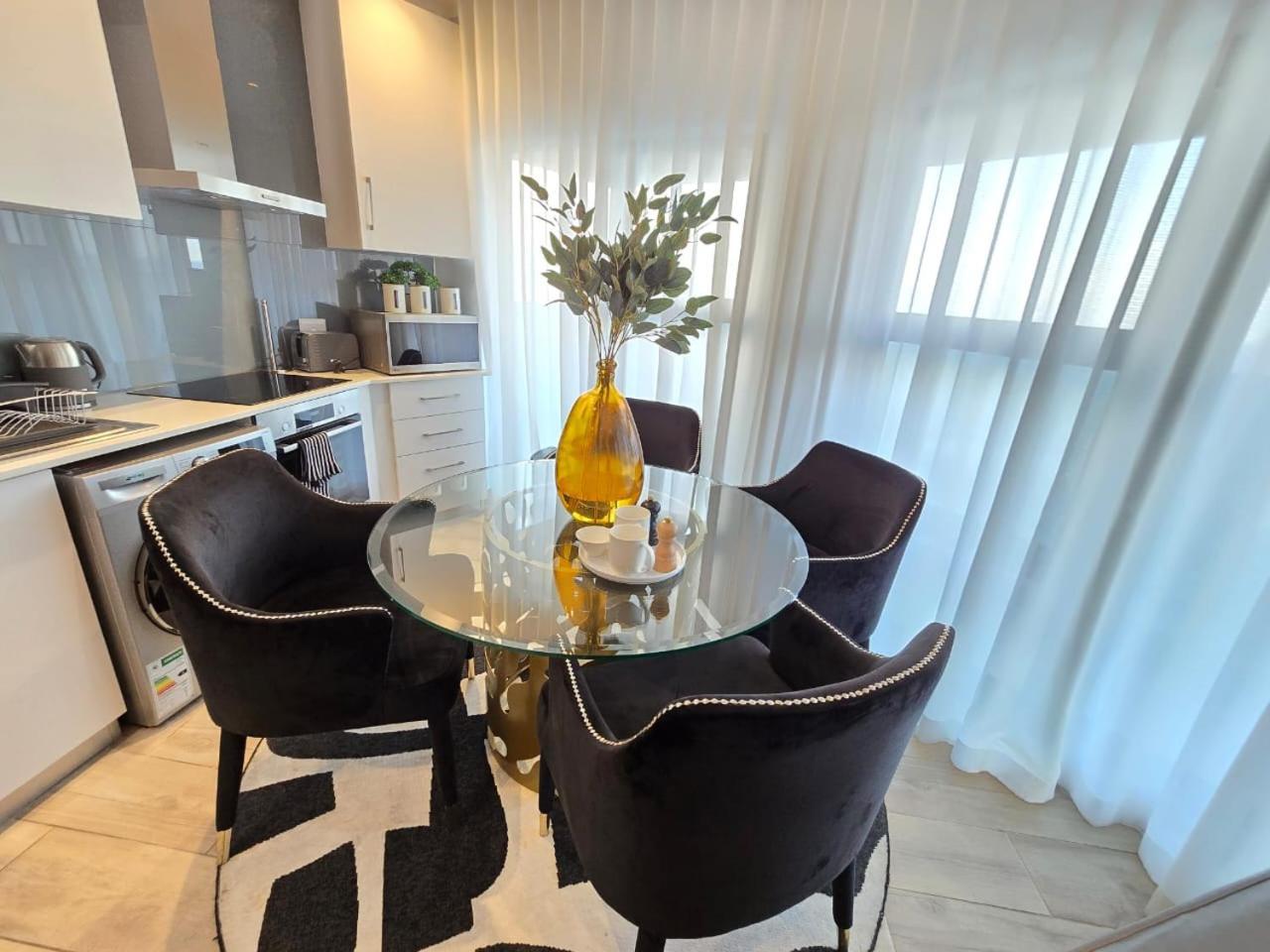Oceans Balcony In The Radisson Blu Building Tower, Umhlanga * Durban