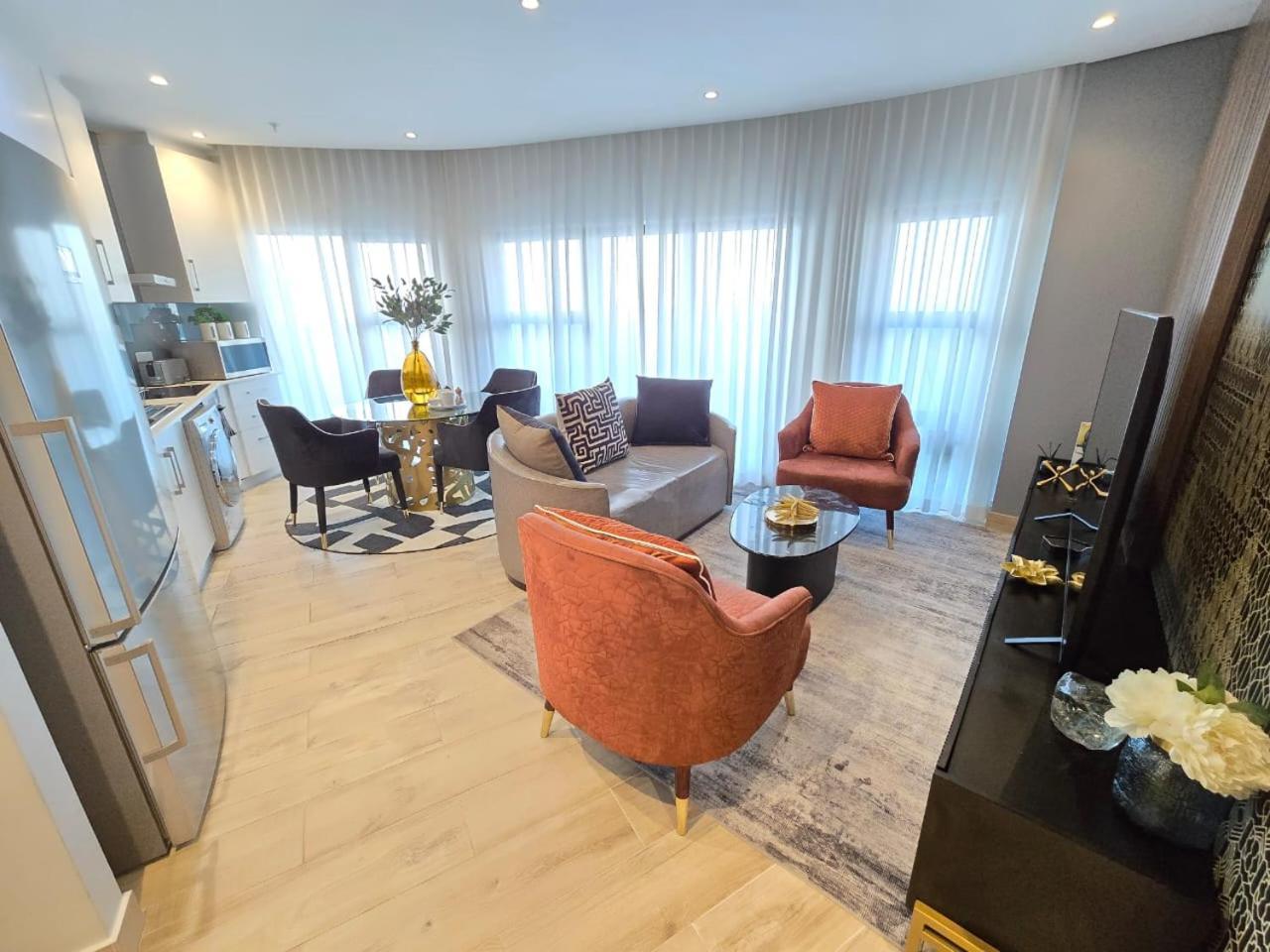 Oceans Balcony In The Radisson Blu Building Tower, Umhlanga Apartment
