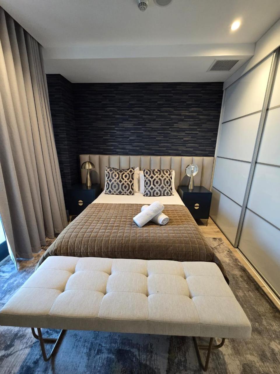 Apartment Oceans Balcony In The Radisson Blu Building Tower, Umhlanga