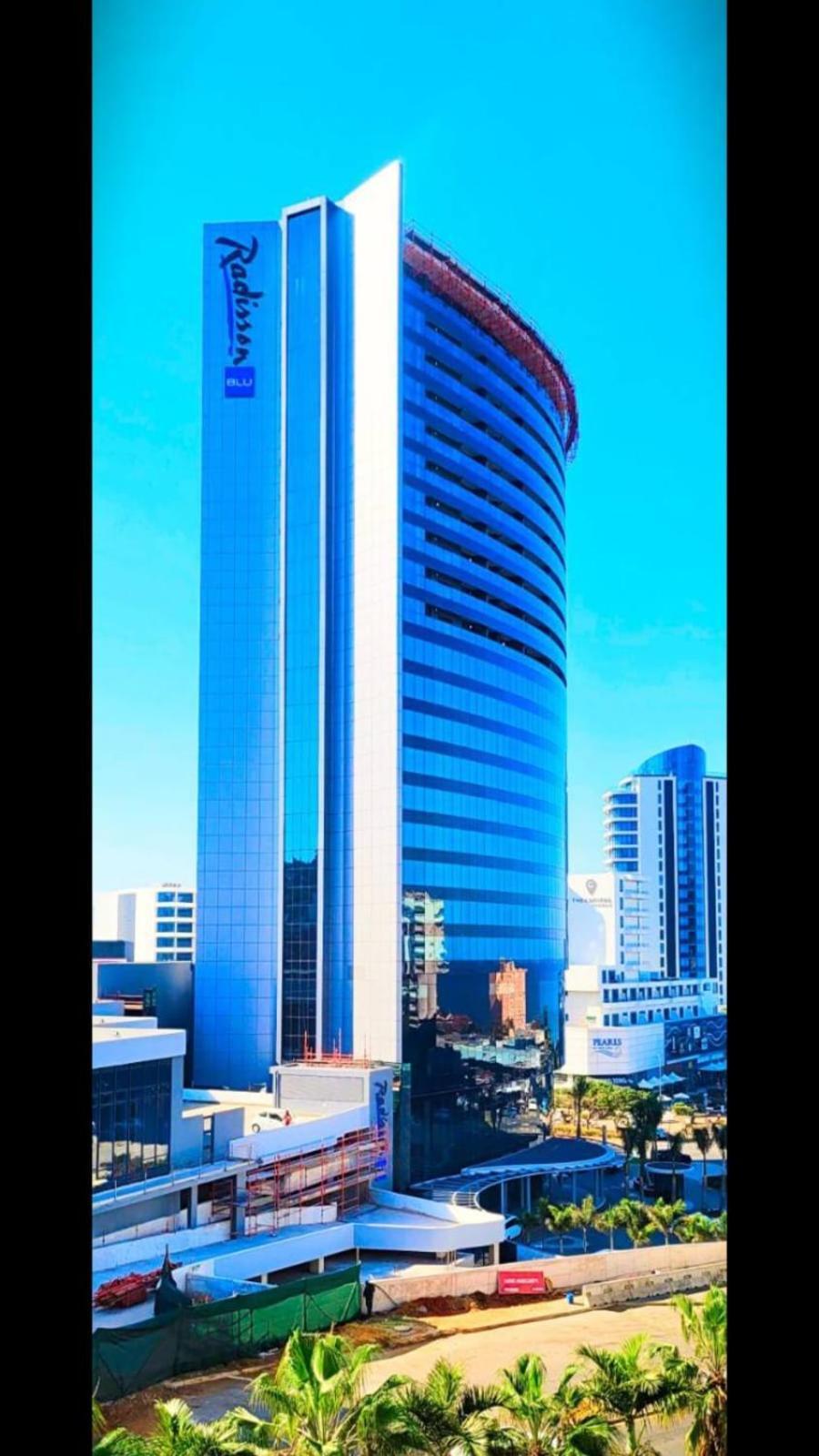 Oceans Balcony In The Radisson Blu Building Tower, Umhlanga Apartment Durban