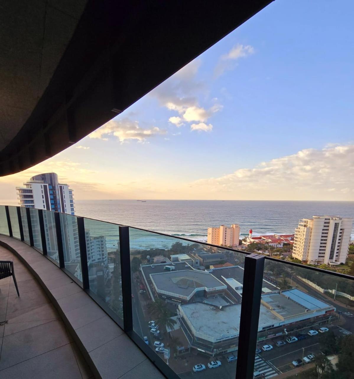 Oceans Balcony In The Radisson Blu Building Tower, Umhlanga *