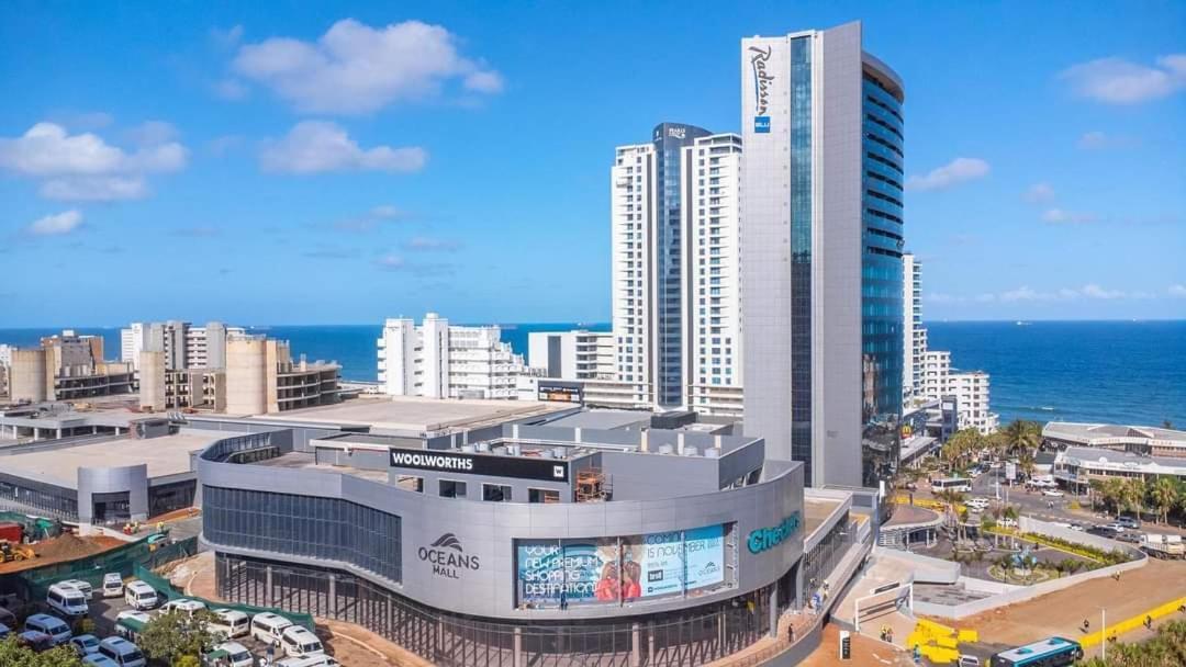 Apartment Oceans Balcony In The Radisson Blu Building Tower, Umhlanga *