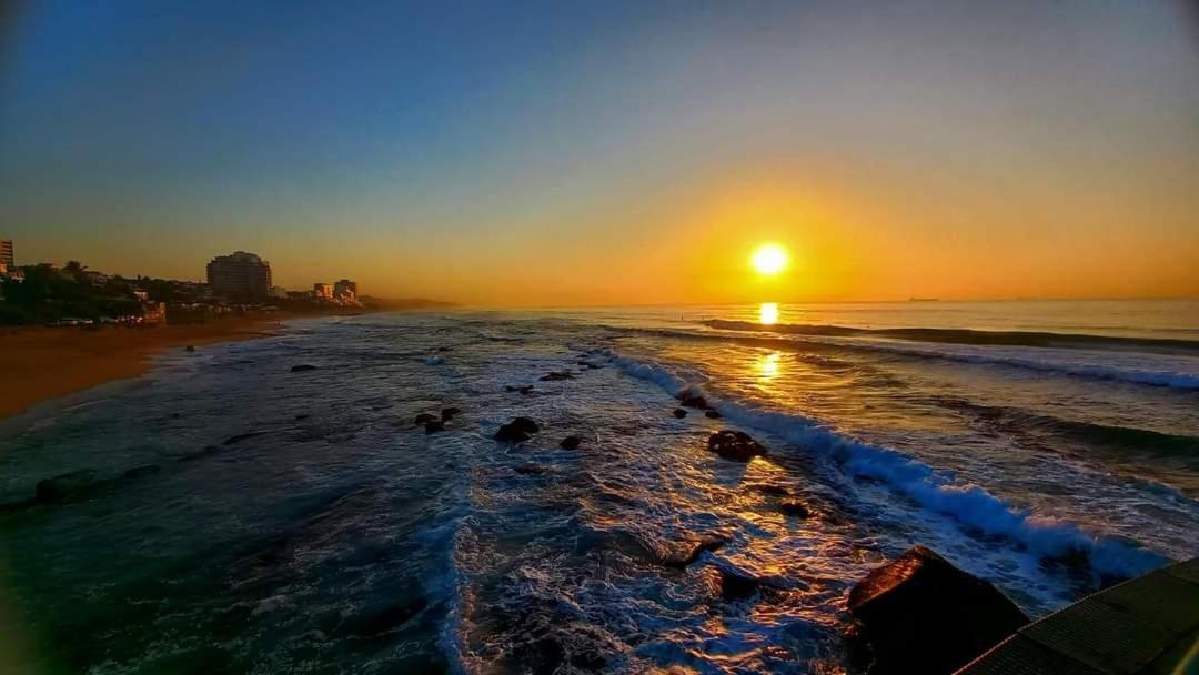 Apartment Oceans Balcony In The Radisson Blu Building Tower, Umhlanga *