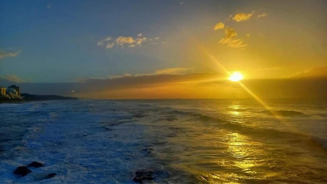 Oceans Balcony In The Radisson Blu Building Tower, Umhlanga *