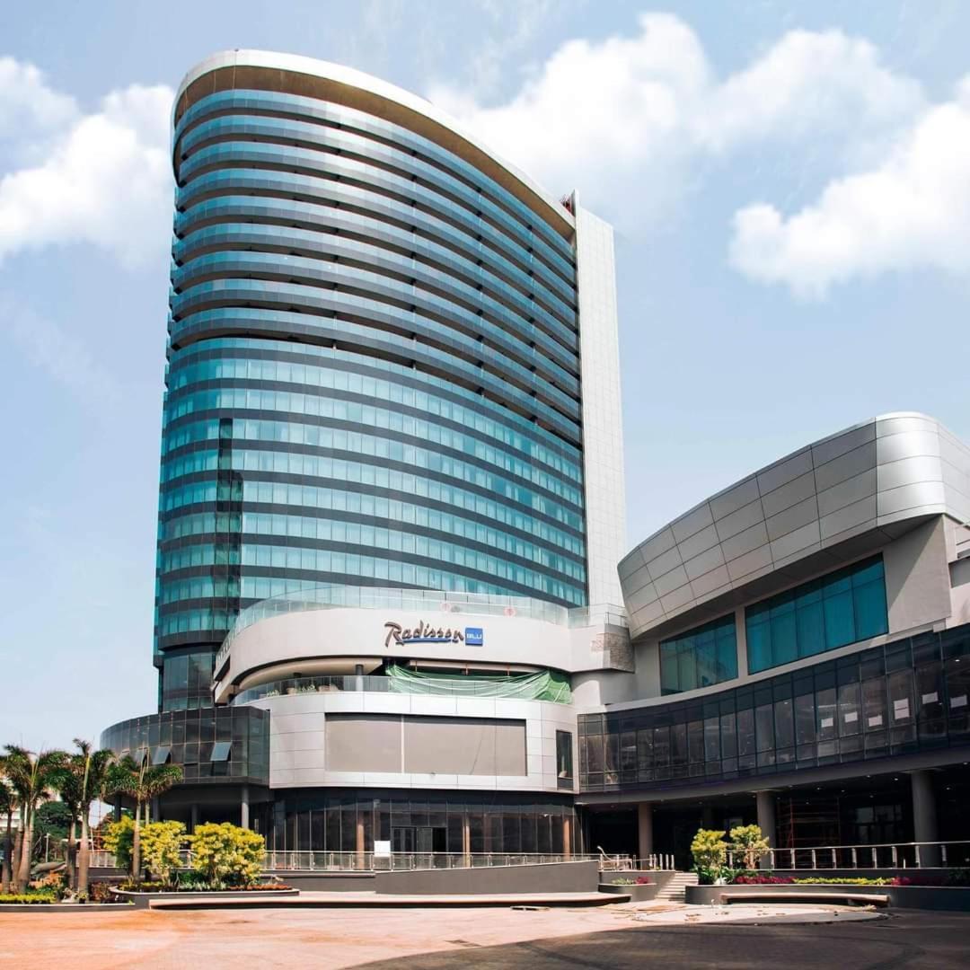 Oceans Balcony In The Radisson Blu Building Tower, Umhlanga Apartment
