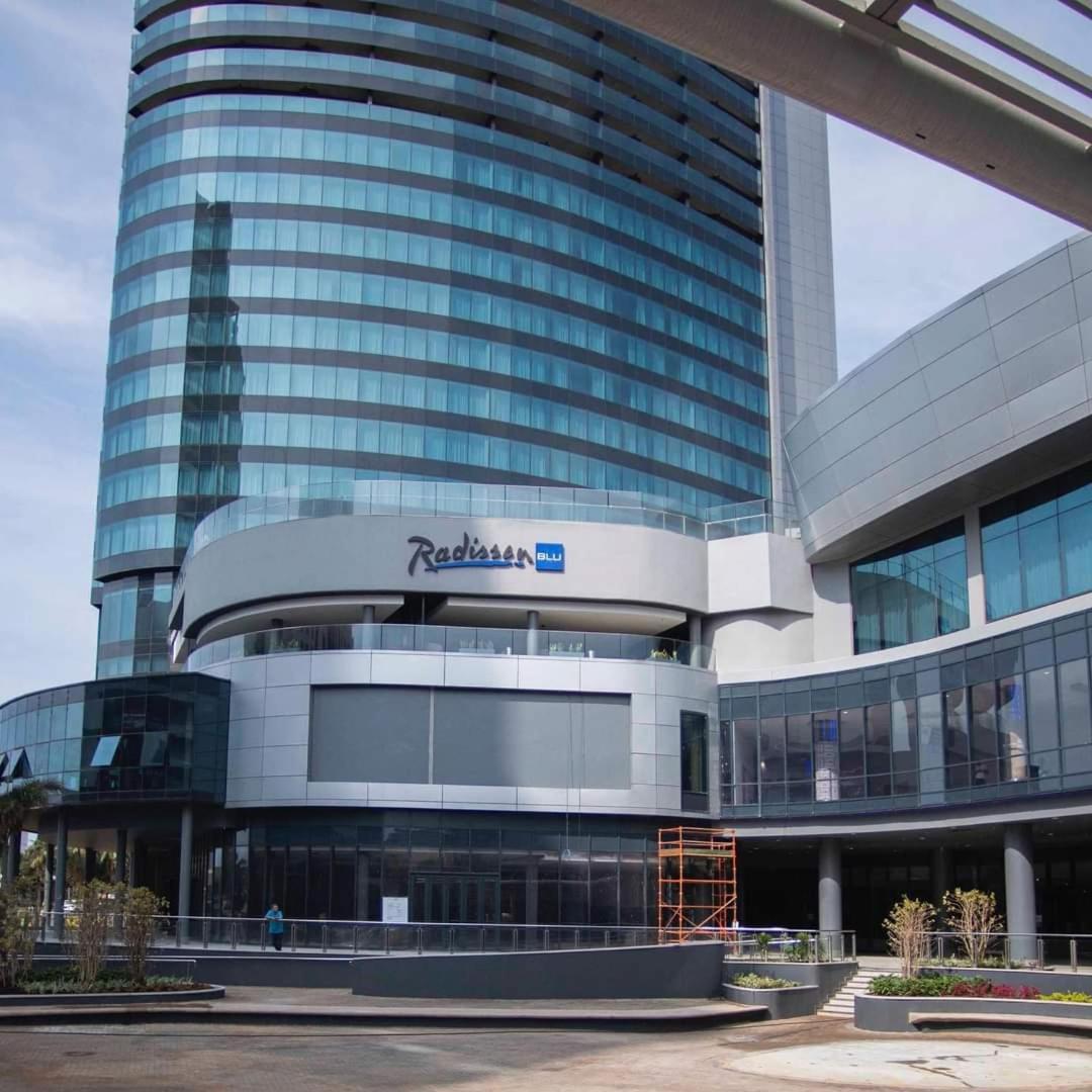Apartment Oceans Balcony In The Radisson Blu Building Tower, Umhlanga Durban