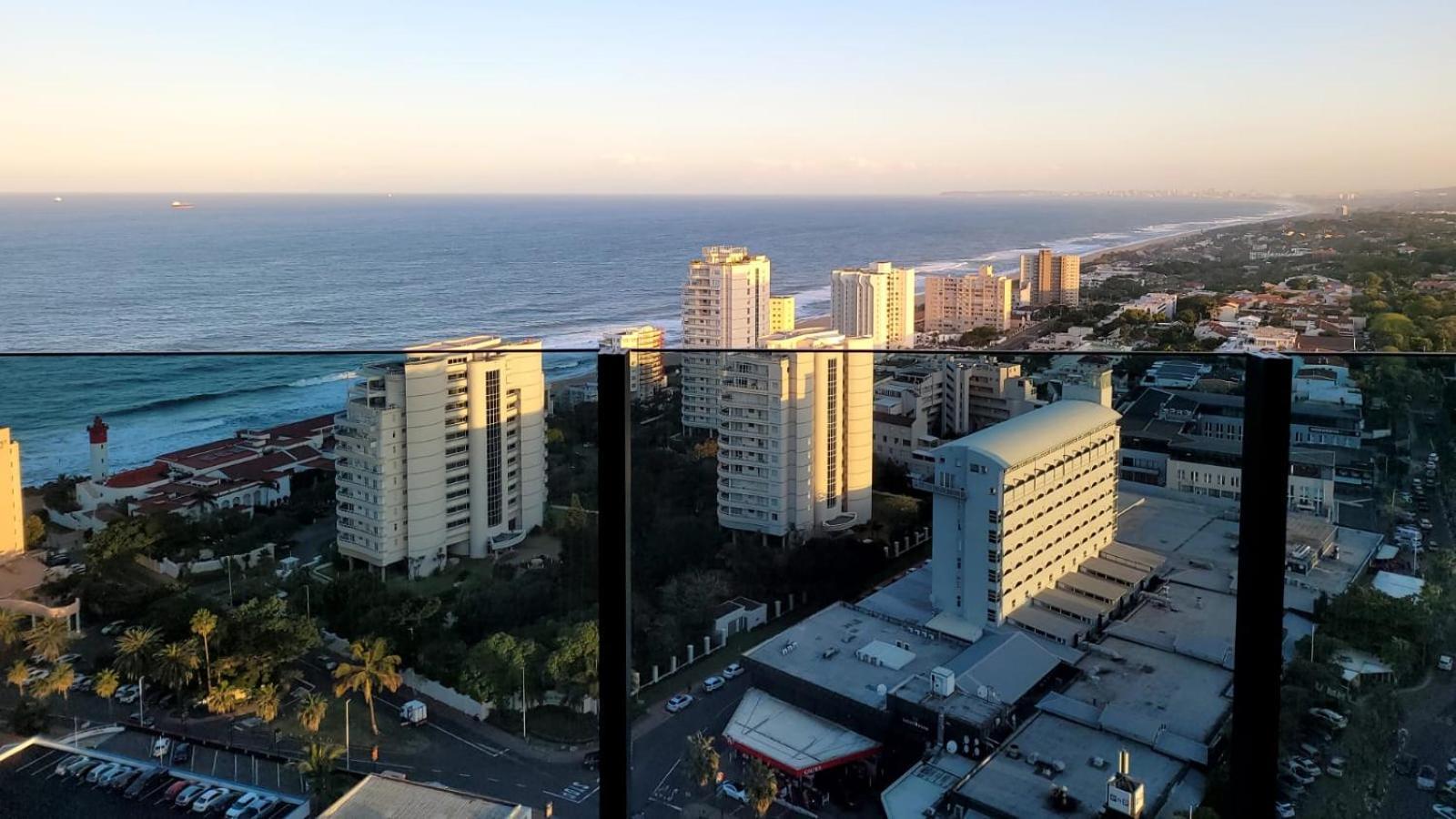 Oceans Balcony In The Radisson Blu Building Tower, Umhlanga *
